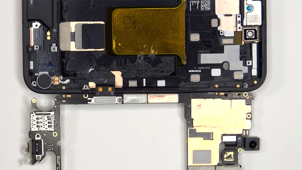 google pixel 9a teardown 10 کالبدشکافی Pixel 9a گوگل