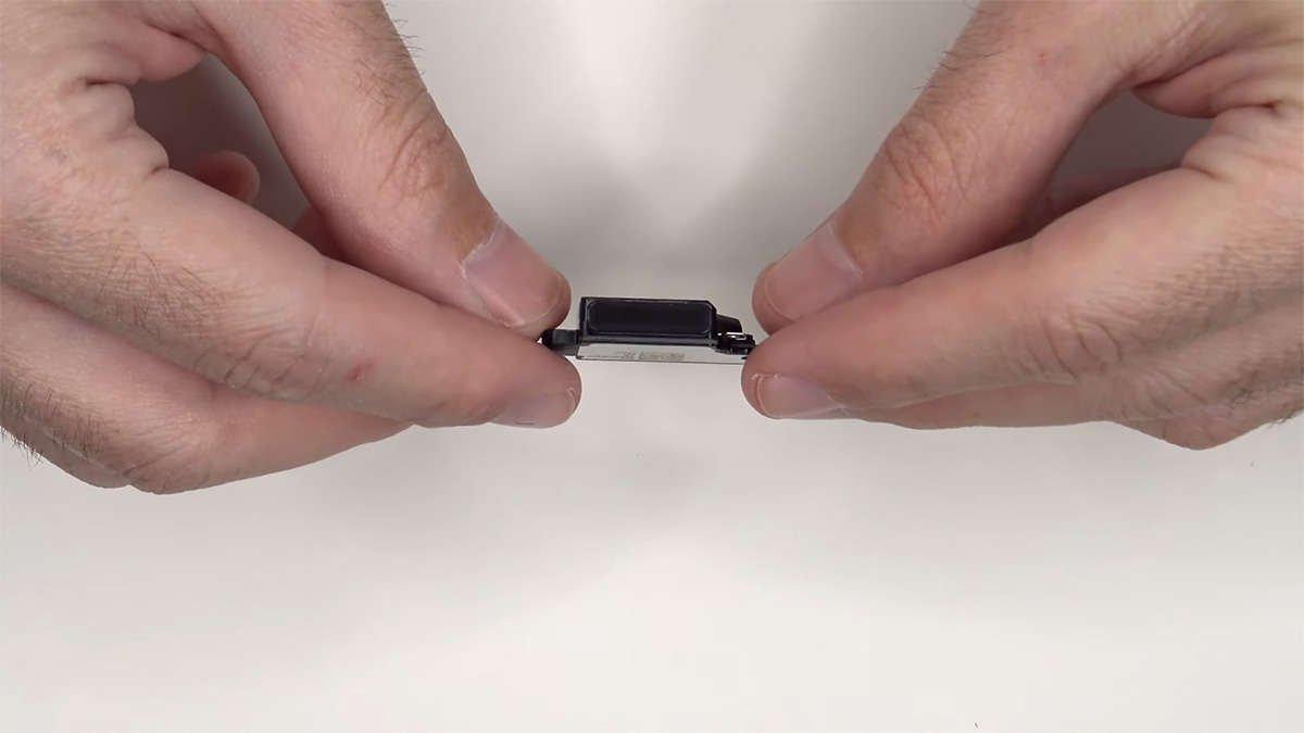 google pixel 9a teardown 13 کالبدشکافی Pixel 9a گوگل