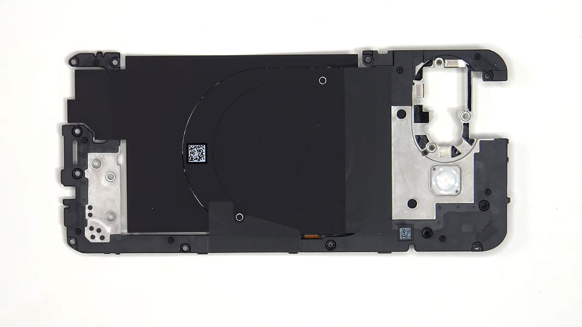 google pixel 9a teardown 5 کالبدشکافی Pixel 9a گوگل