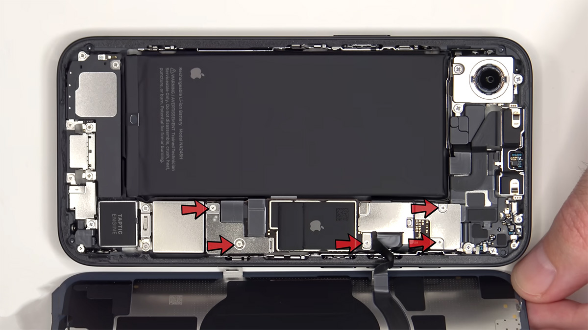 iphone 16e teardown 6 کالبدشکافی گوشی iPhone 16e