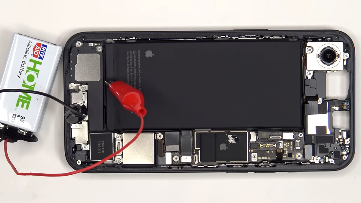 iphone 16e teardown 9 کالبدشکافی گوشی iPhone 16e