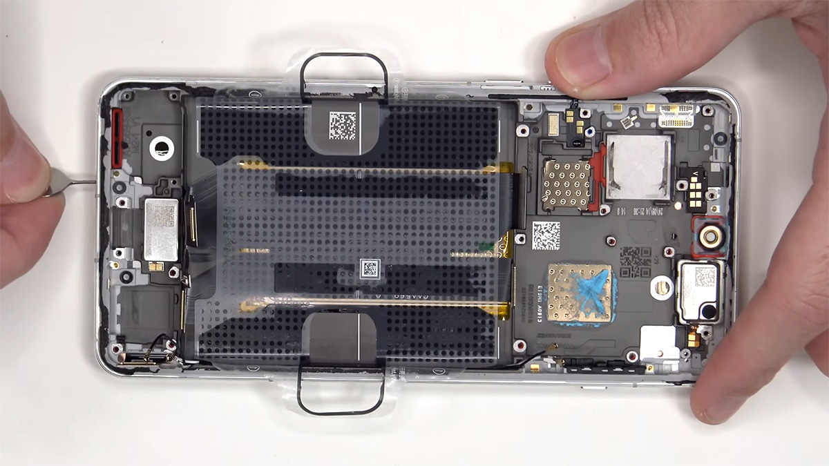 oneplus 13 teardown 13 کالبدشکافی گوشی OnePlus 13