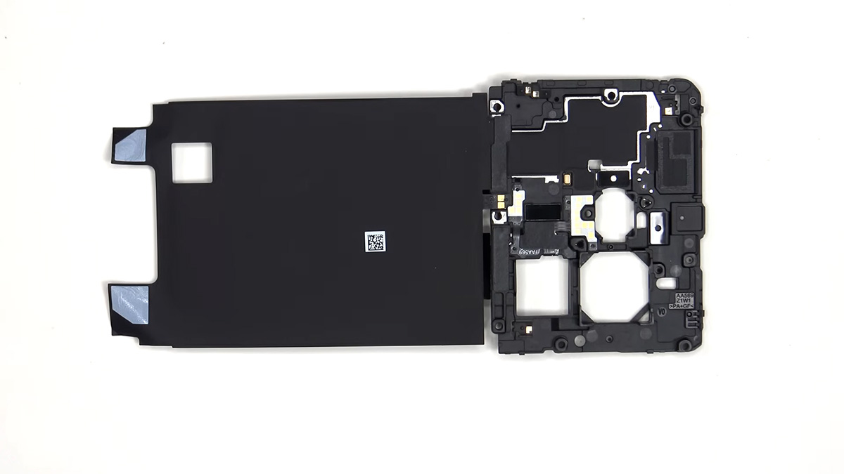 oneplus 13 teardown 6 کالبدشکافی گوشی OnePlus 13