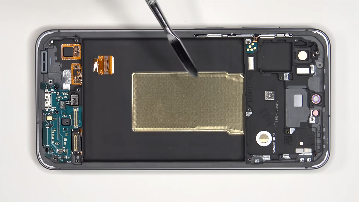 samsung a56 teardown 12 کالبدشکافی گوشی Samsung A56