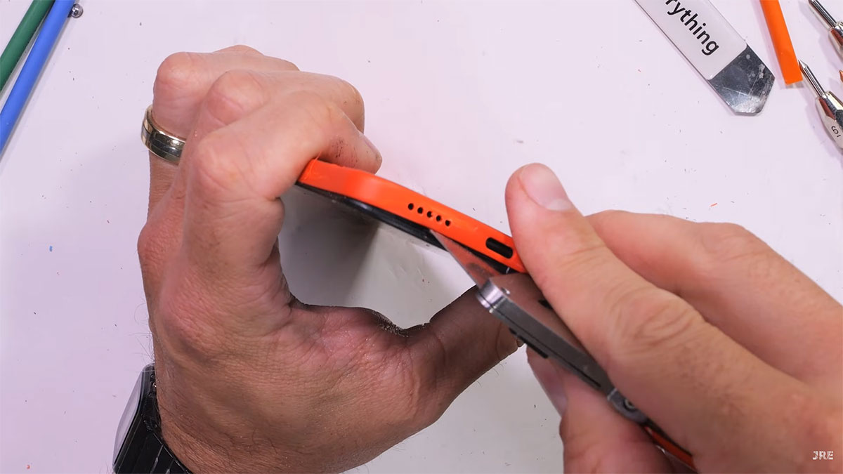 cmf nothing phone 2 pro duribility test 12 تست مقاومت و کالبدشکافی گوشی CMF Nothing Phone 2 Pro