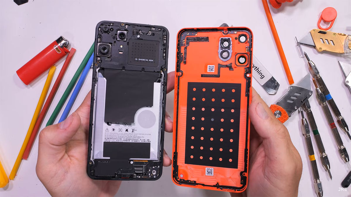 cmf nothing phone 2 pro duribility test 13 تست مقاومت و کالبدشکافی گوشی CMF Nothing Phone 2 Pro