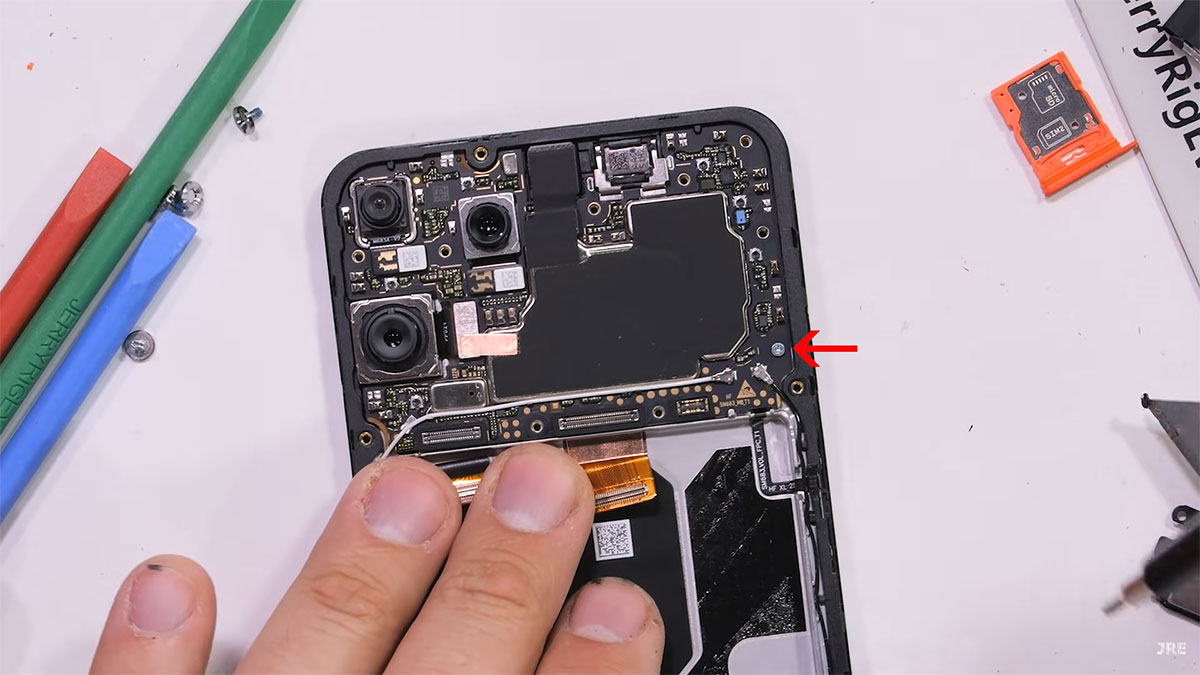 cmf nothing phone 2 pro duribility test 22 تست مقاومت و کالبدشکافی گوشی CMF Nothing Phone 2 Pro