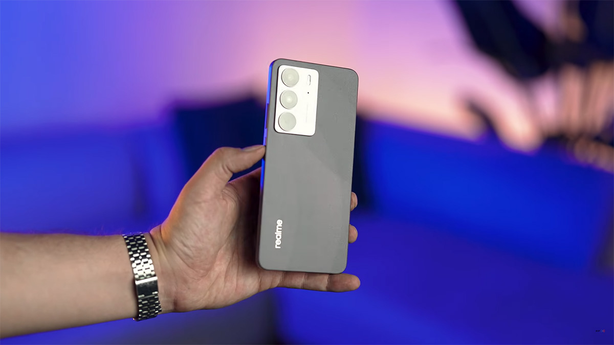 بررسی طراحی ریلمی C75