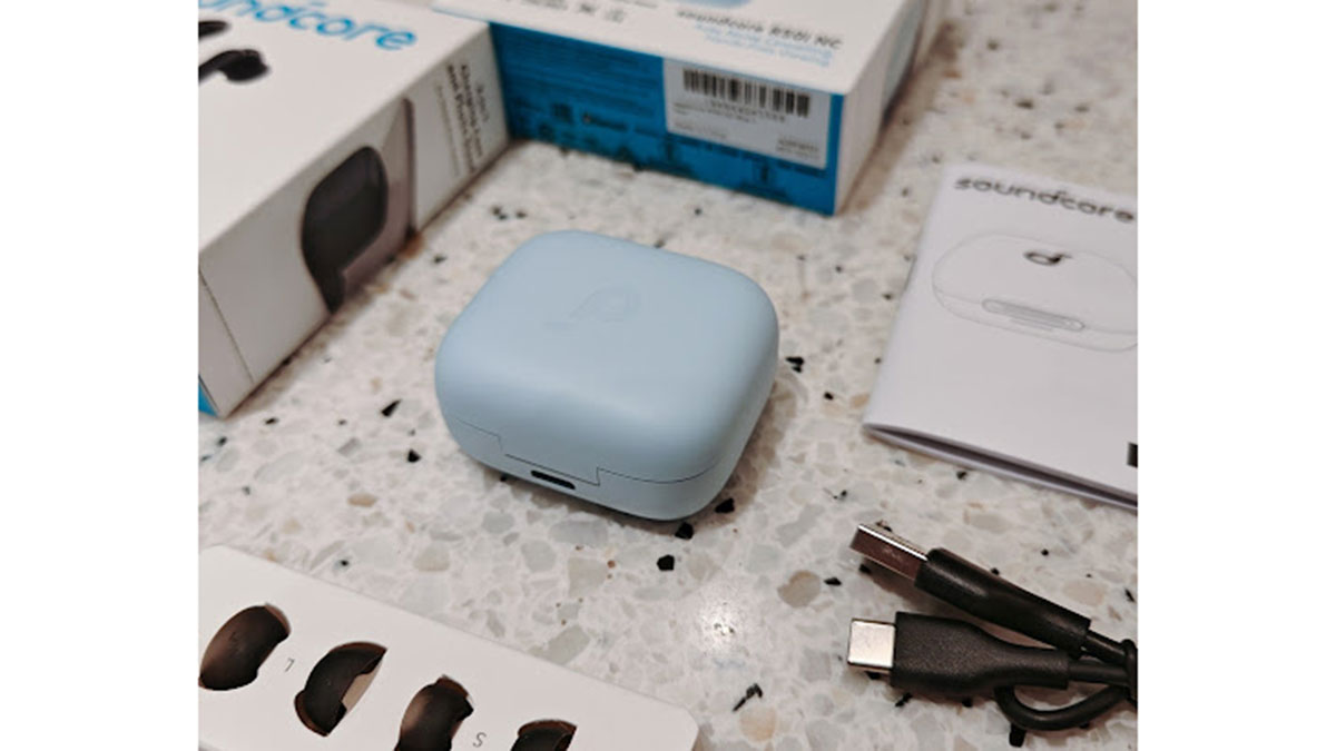 چی تو جبعه هندزفری Anker R50i هست؟