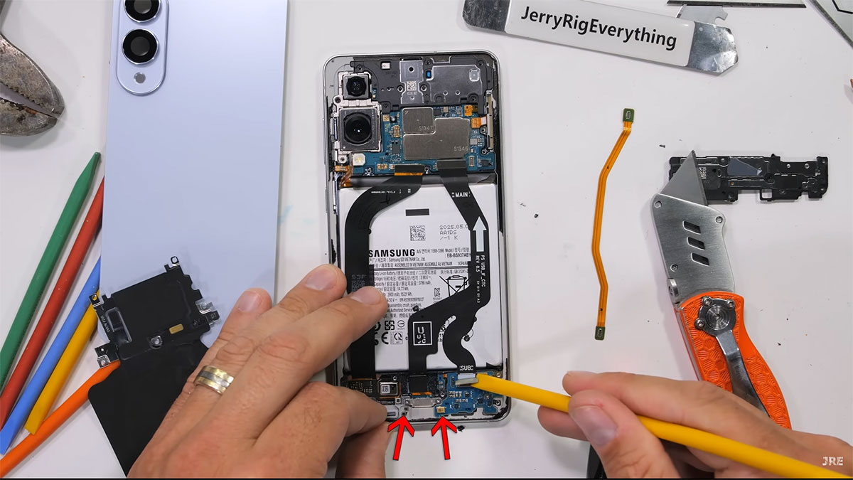 samsung s25 edge teardown 8 کالبدشکافی گوشی Samsung S25 Edge