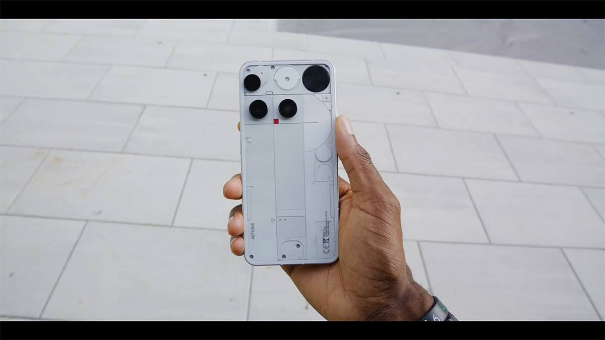 بررسی طراحی گوشی Nothing Phone 3