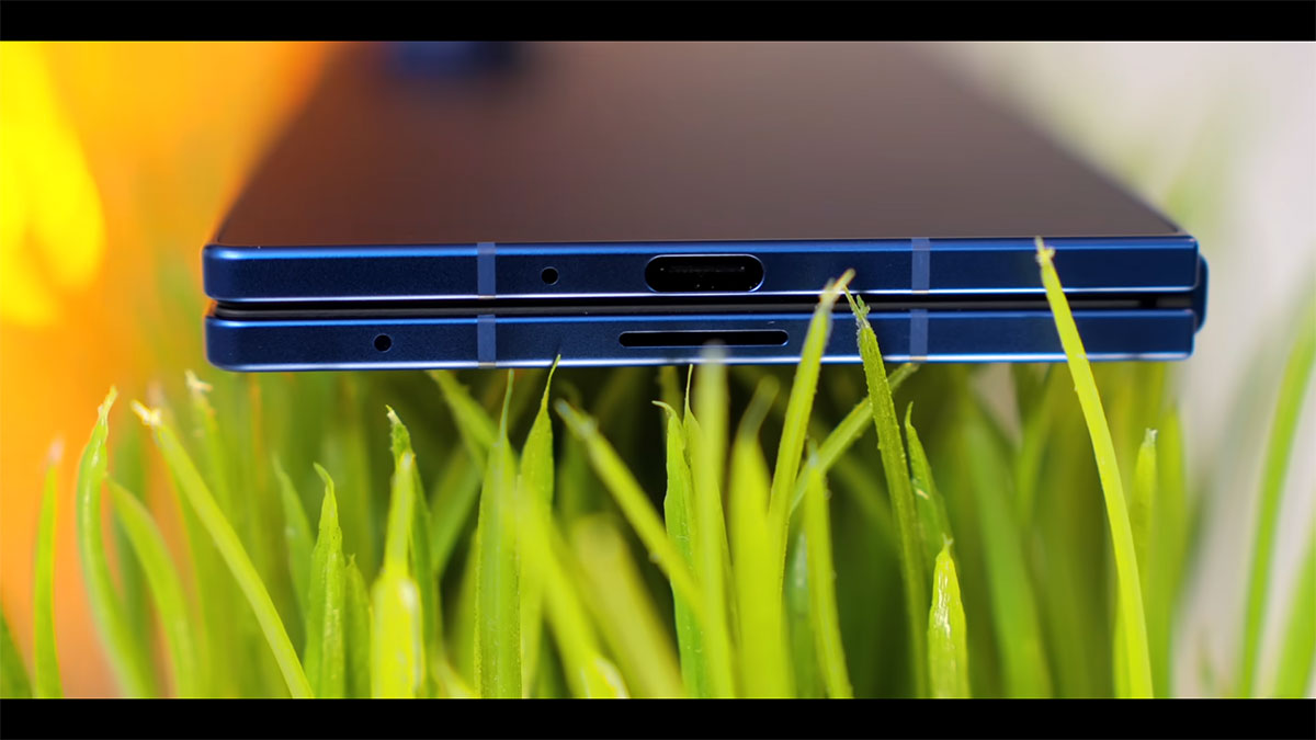 بررسی طراحی گوشی samsung Z Fold7
