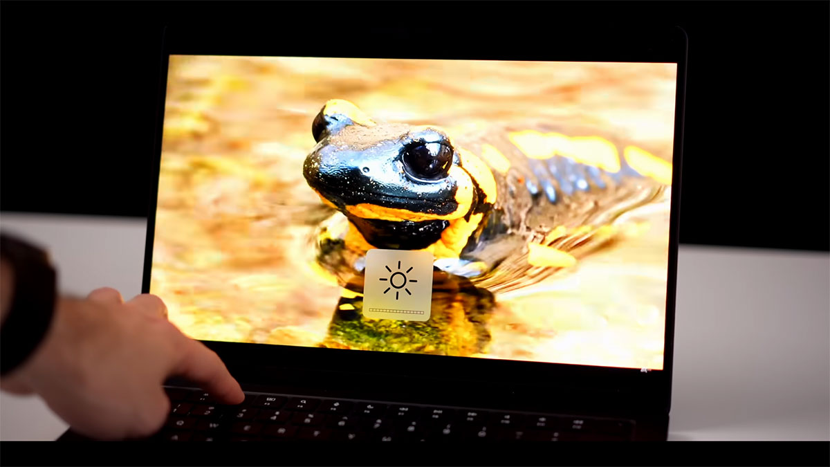 بررسی نمایشگر Macbook Pro M4 اپل