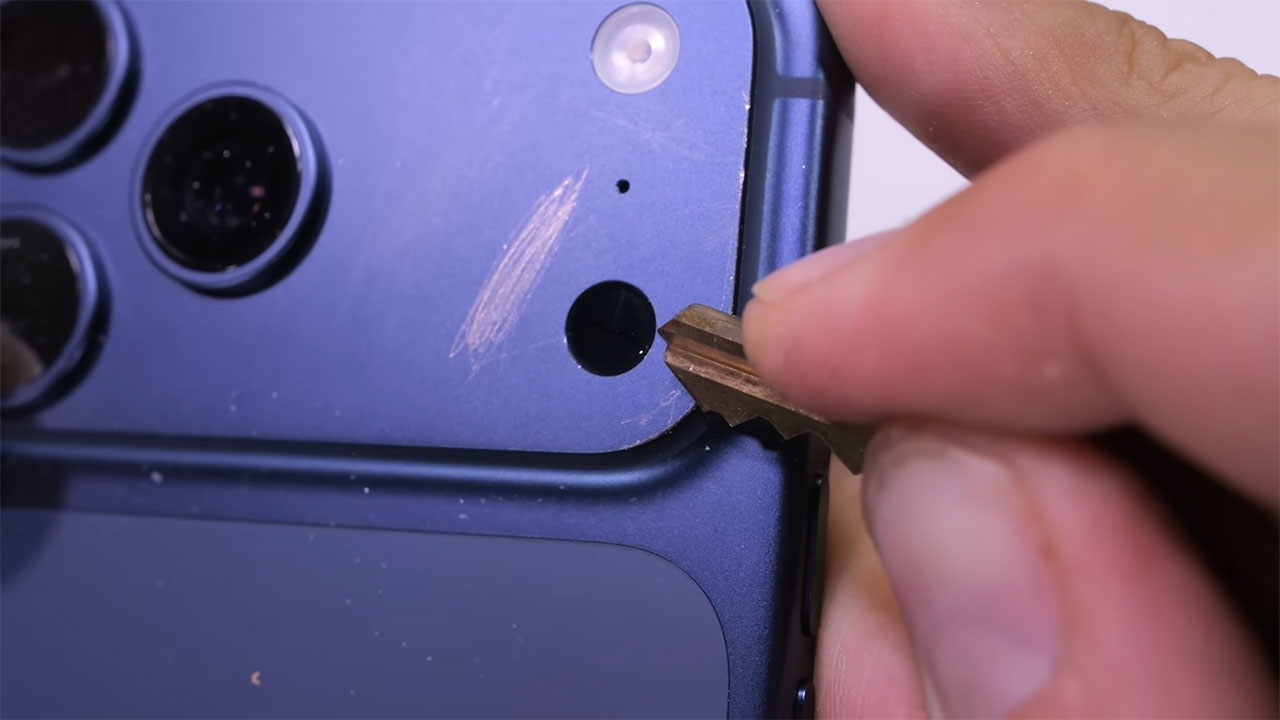 apple iphone 17 pro duribility test 13 تست مقاومت گوشی iPhone 17 Pro اپل