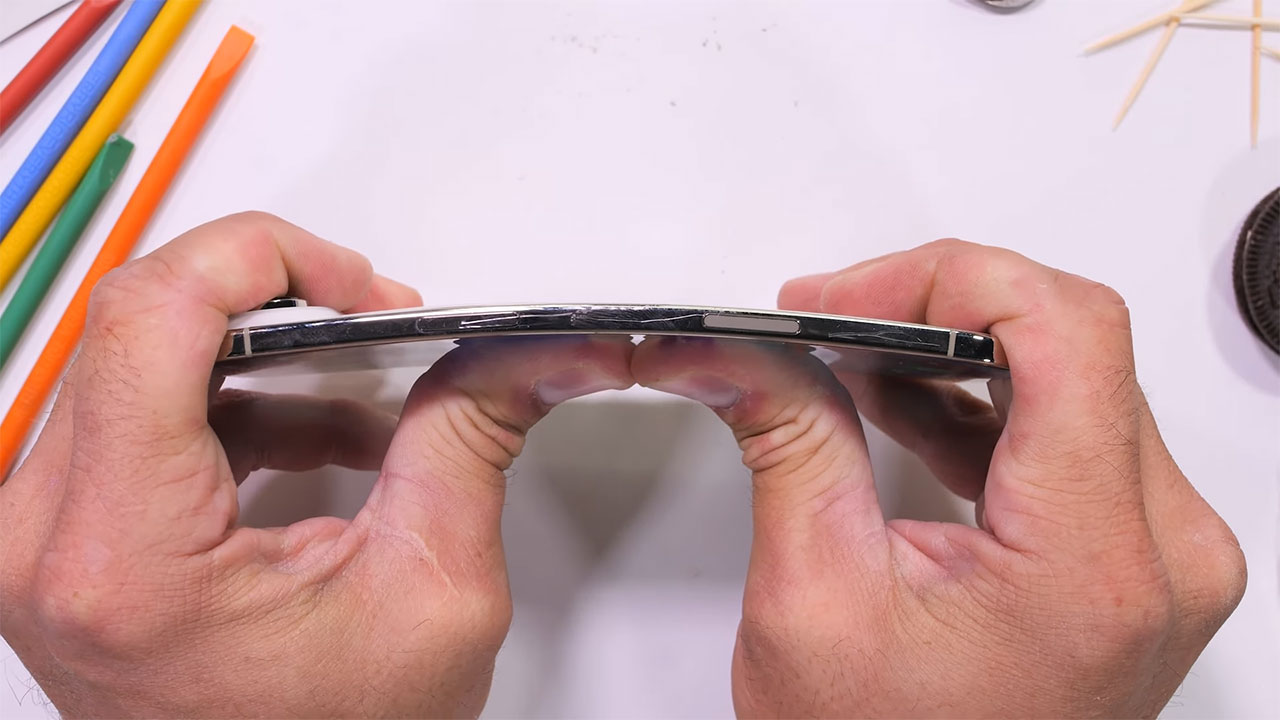 iphone air duribility test 12 تست مقاومت گوشی iPhone Air