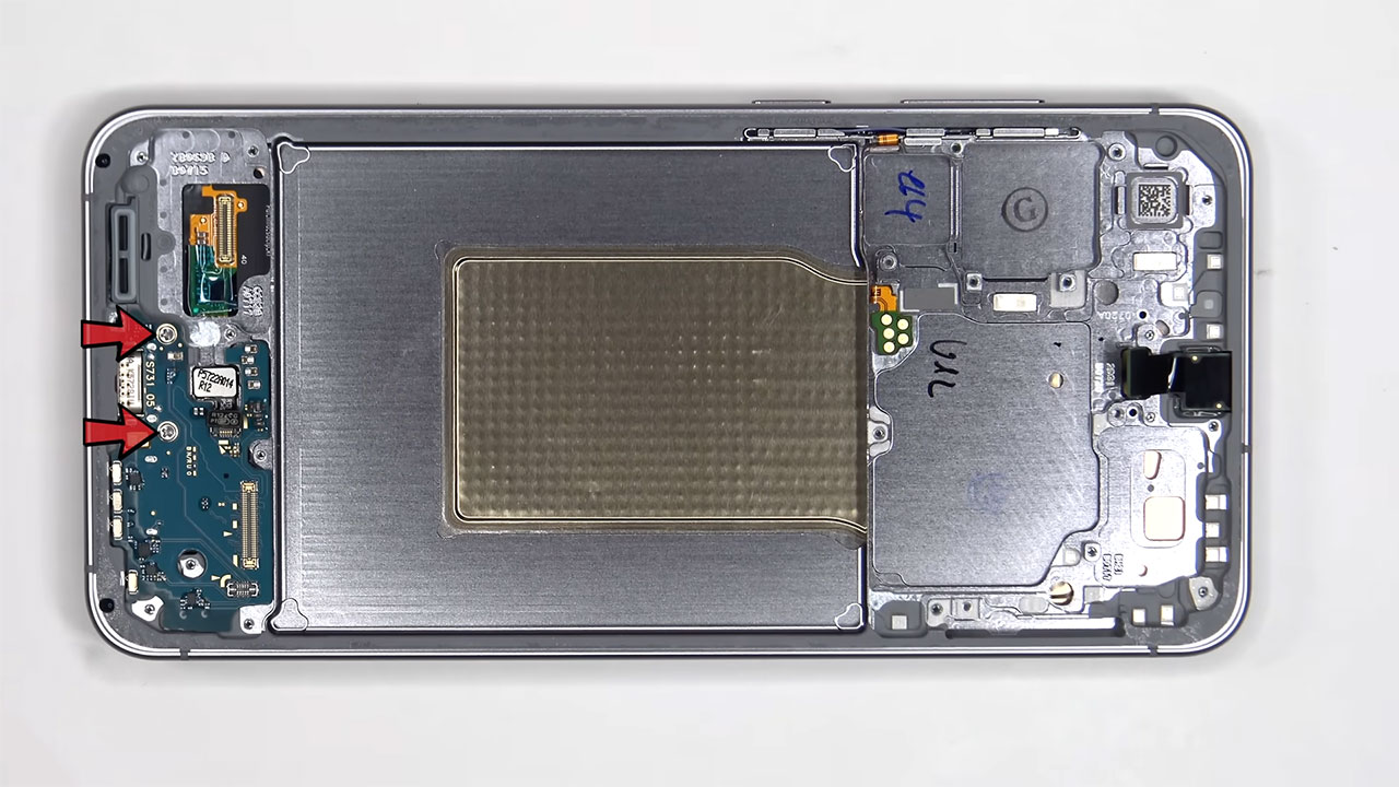 samsung s25 fe teardown 13 کالبدشکافی گوشی Samsung S25 FE