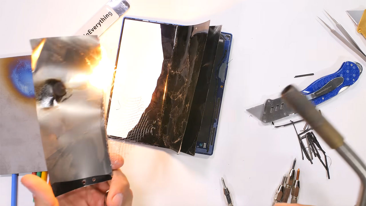 samsung z fold 7 teardown 12 کالبدشکافی گوشی Samsung Z Fold 7