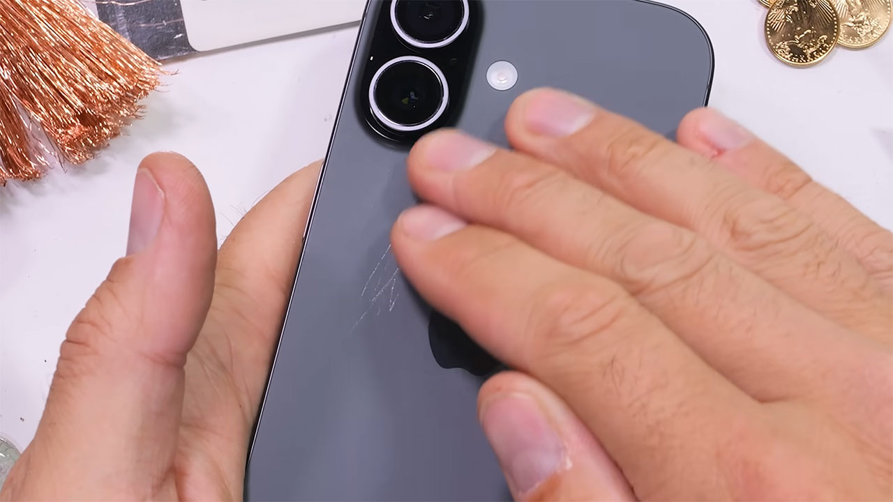 apple iphone 17 duribility test 8 تست مقاومت گوشی iPhone 17 اپل