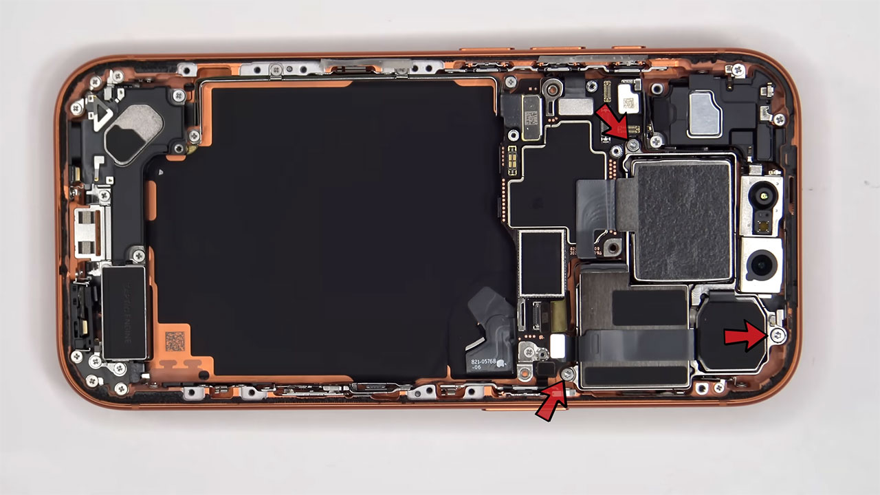 apple iphone 17 pro teardown 11 کالبدشکافی گوشی iPhone 17 Pro اپل