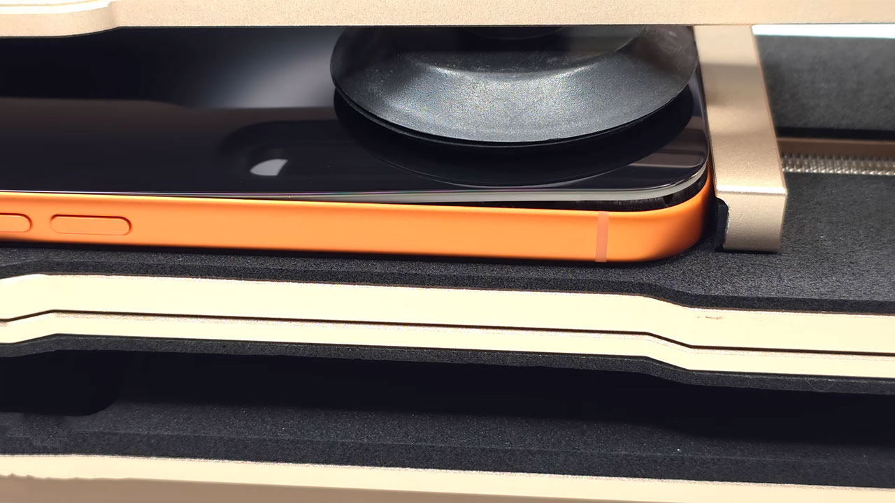 apple iphone 17 pro teardown 2 کالبدشکافی گوشی iPhone 17 Pro اپل