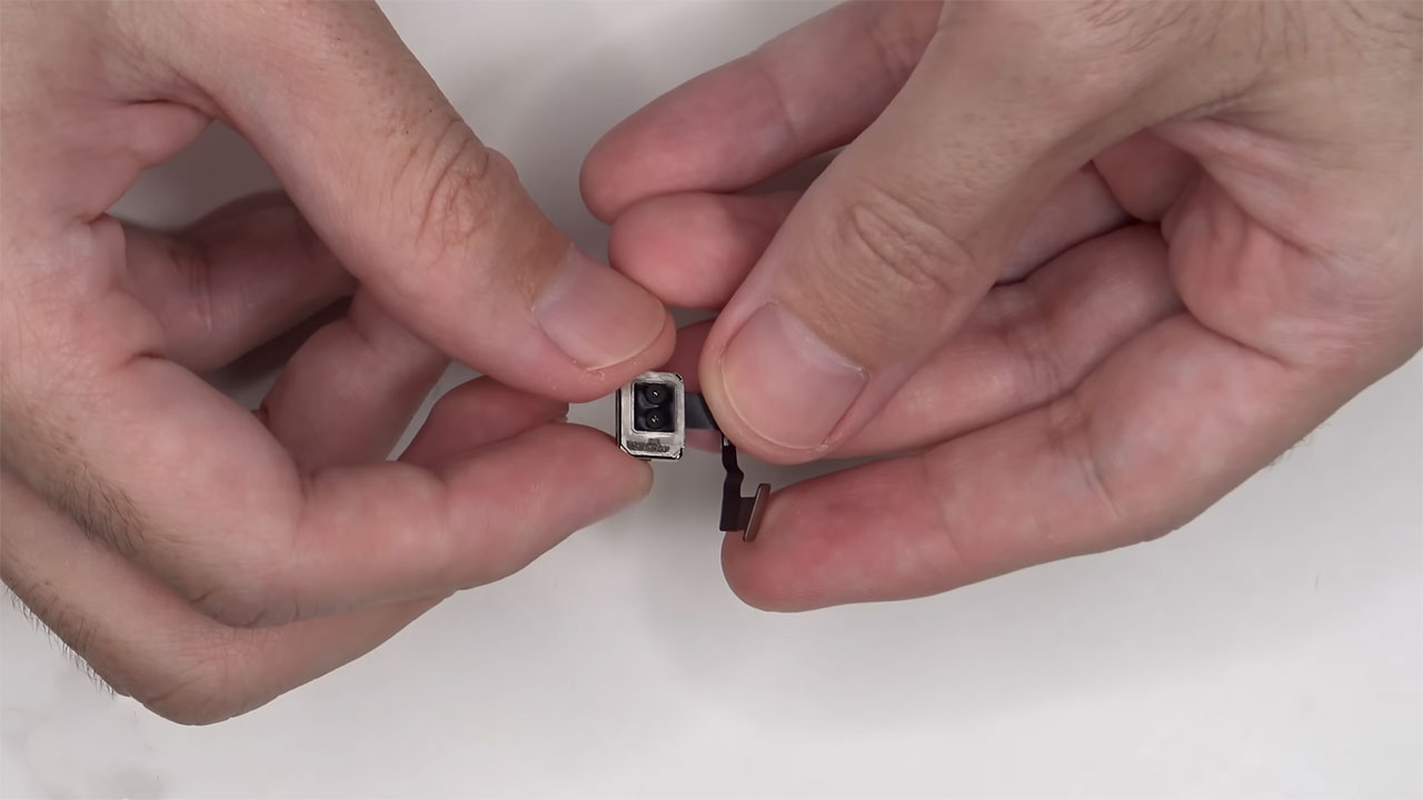 apple iphone 17 pro teardown 20 کالبدشکافی گوشی iPhone 17 Pro اپل