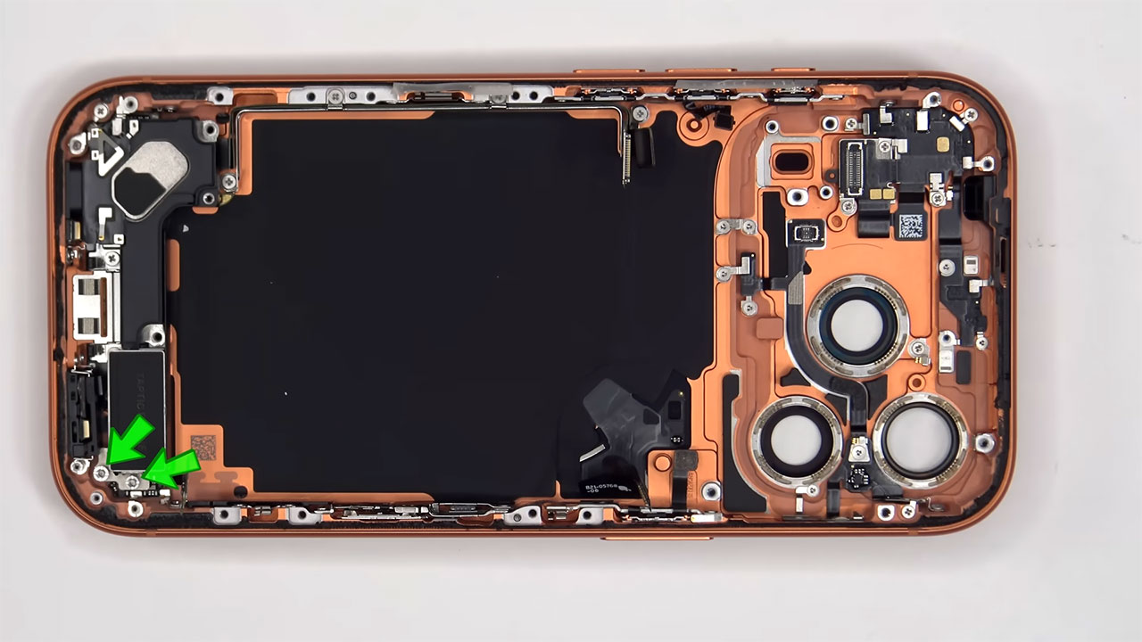 apple iphone 17 pro teardown 22 کالبدشکافی گوشی iPhone 17 Pro اپل