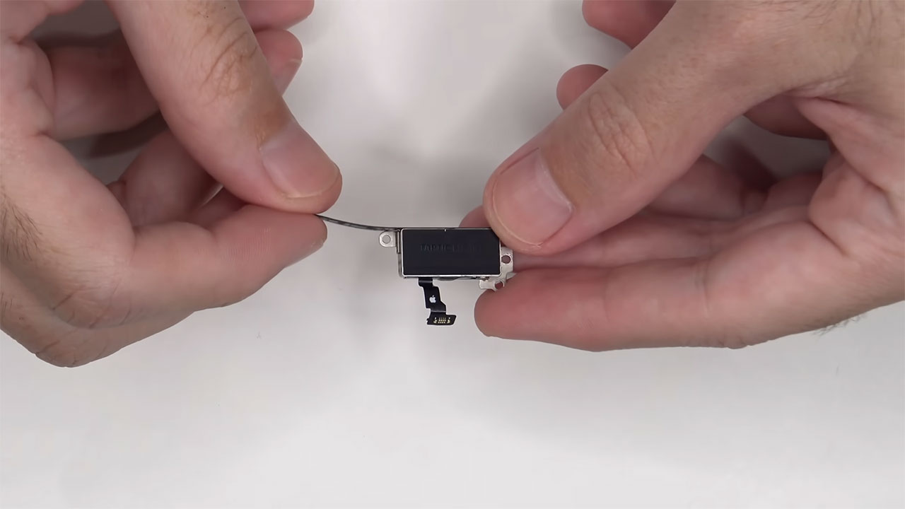 apple iphone 17 pro teardown 23 کالبدشکافی گوشی iPhone 17 Pro اپل