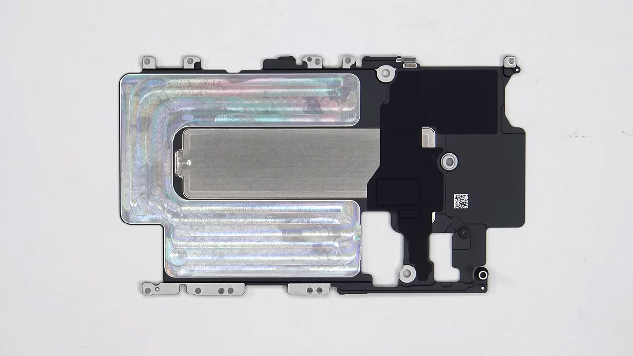 apple iphone 17 pro teardown 9 کالبدشکافی گوشی iPhone 17 Pro اپل