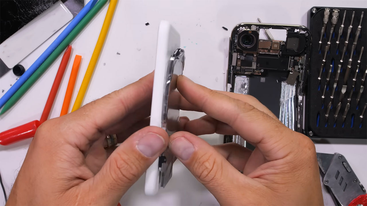 apple iphone air teardown 10 کالبدشکافی گوشی iPhone Air