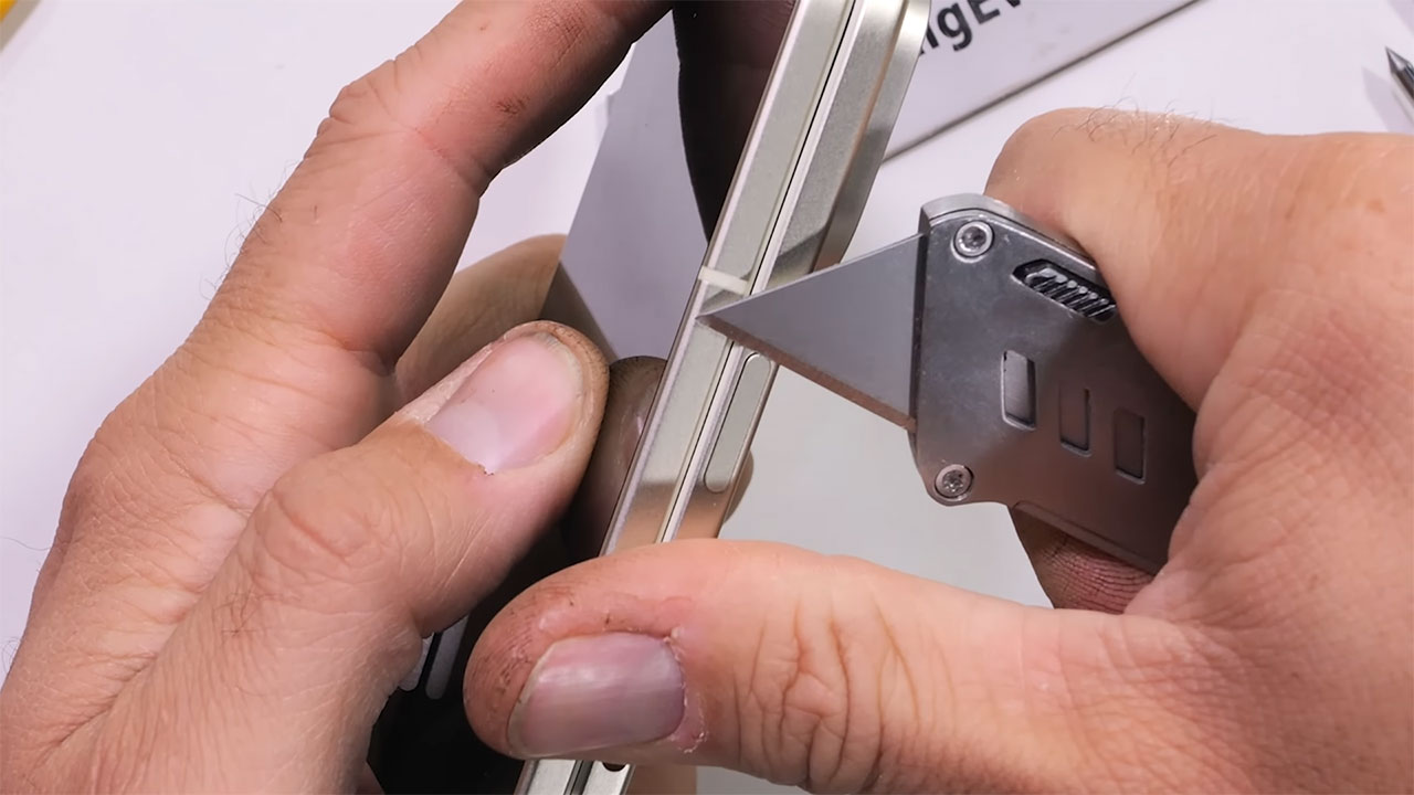 google pixel 10 pro fold duribility test 5 تست مقاومت گوشی Pixel 10 Pro Fold گوگل