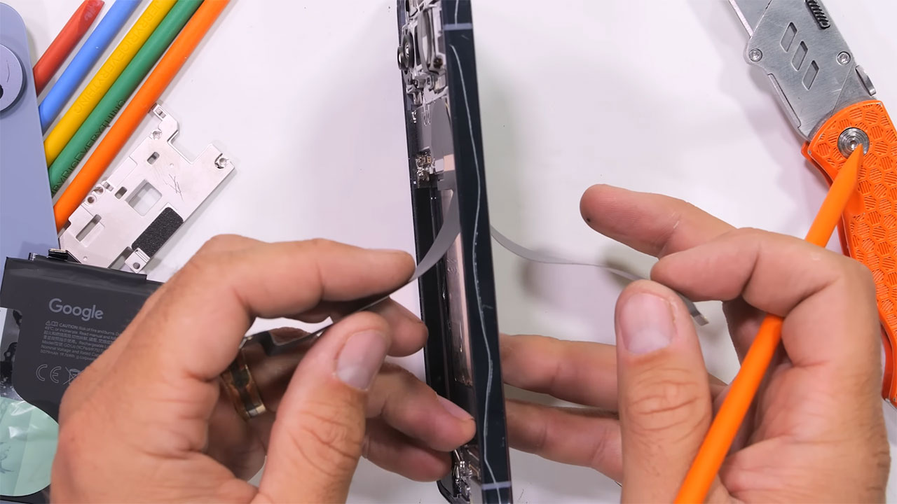 google pixel 10 pro xl teardown 15 کالبدشکافی گوشی Pixel 10 Pro XL گوگل