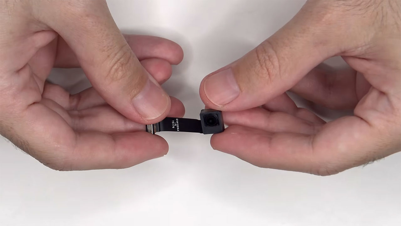 google pixel 10 teardown 12 کالبدشکافی گوشی Pixel 10 گوگل