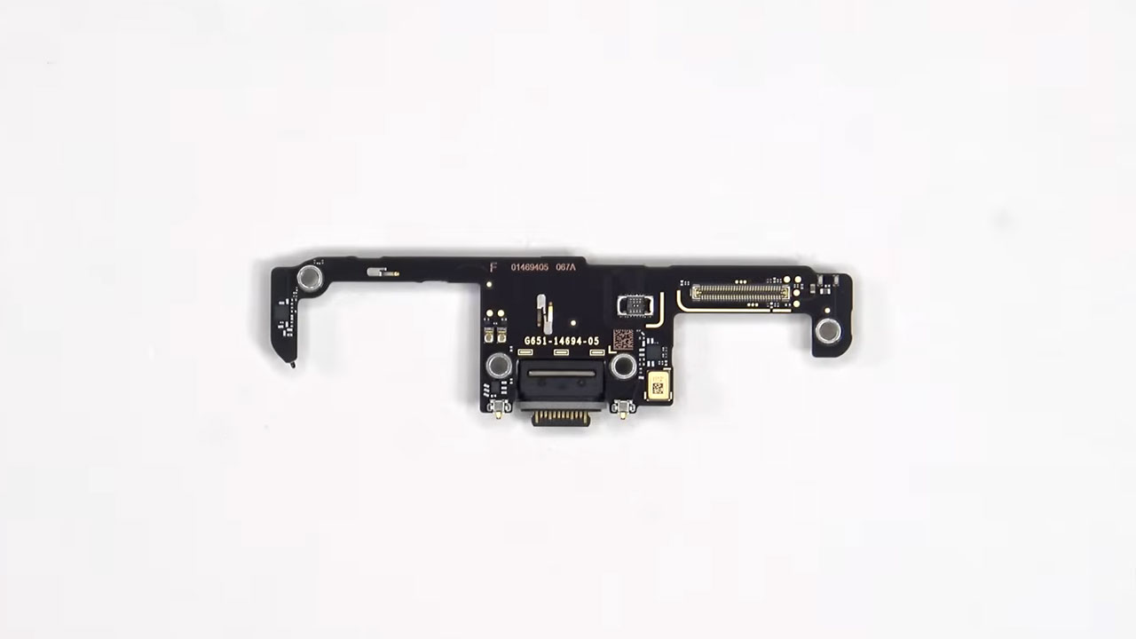 google pixel 10 teardown 17 کالبدشکافی گوشی Pixel 10 گوگل