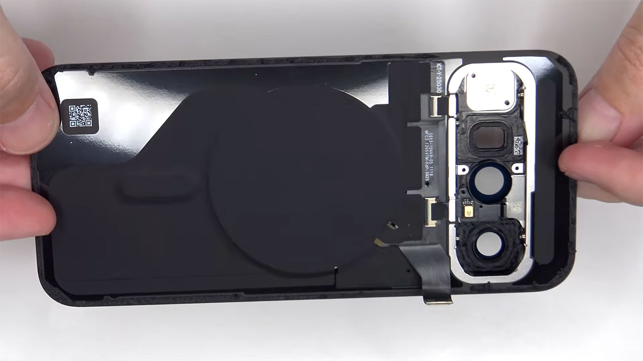 google pixel 10 teardown 3 کالبدشکافی گوشی Pixel 10 گوگل