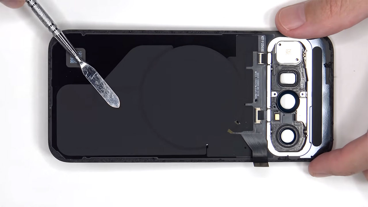 google pixel 10 teardown 5 کالبدشکافی گوشی Pixel 10 گوگل