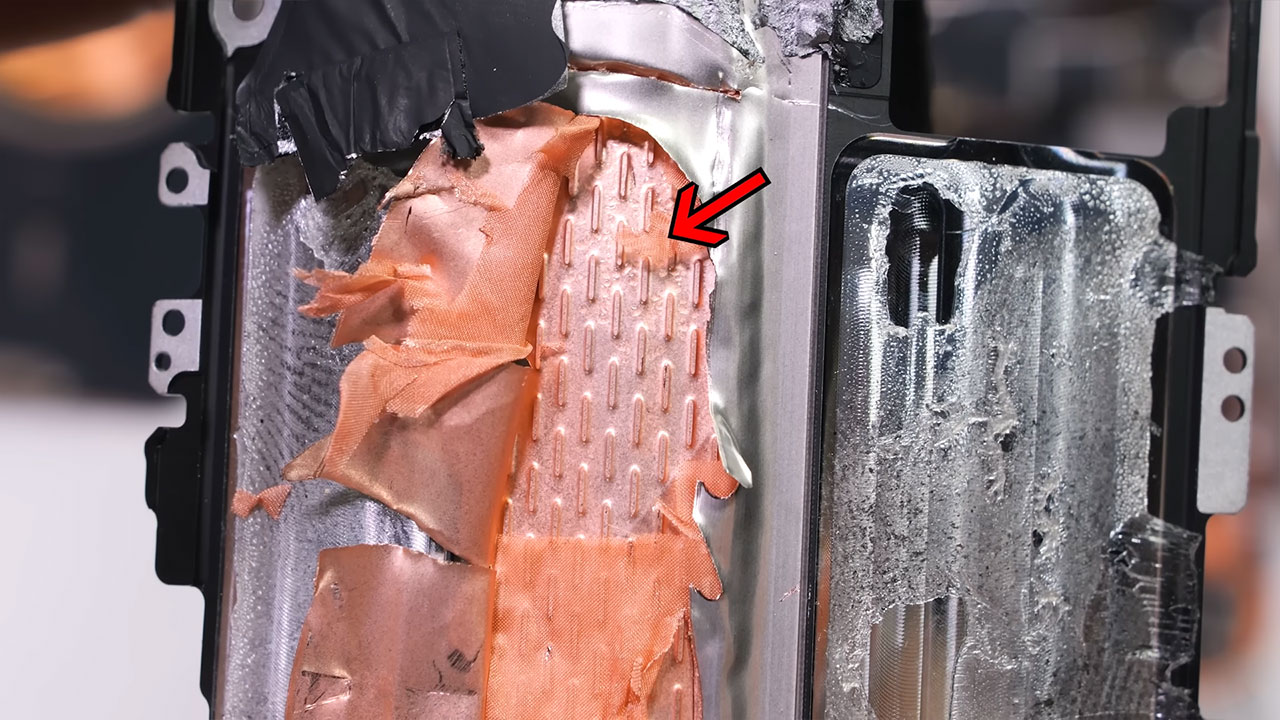 iphone 17 pro teardown 11 کالبدشکافی گوشی iPhone 17 Pro