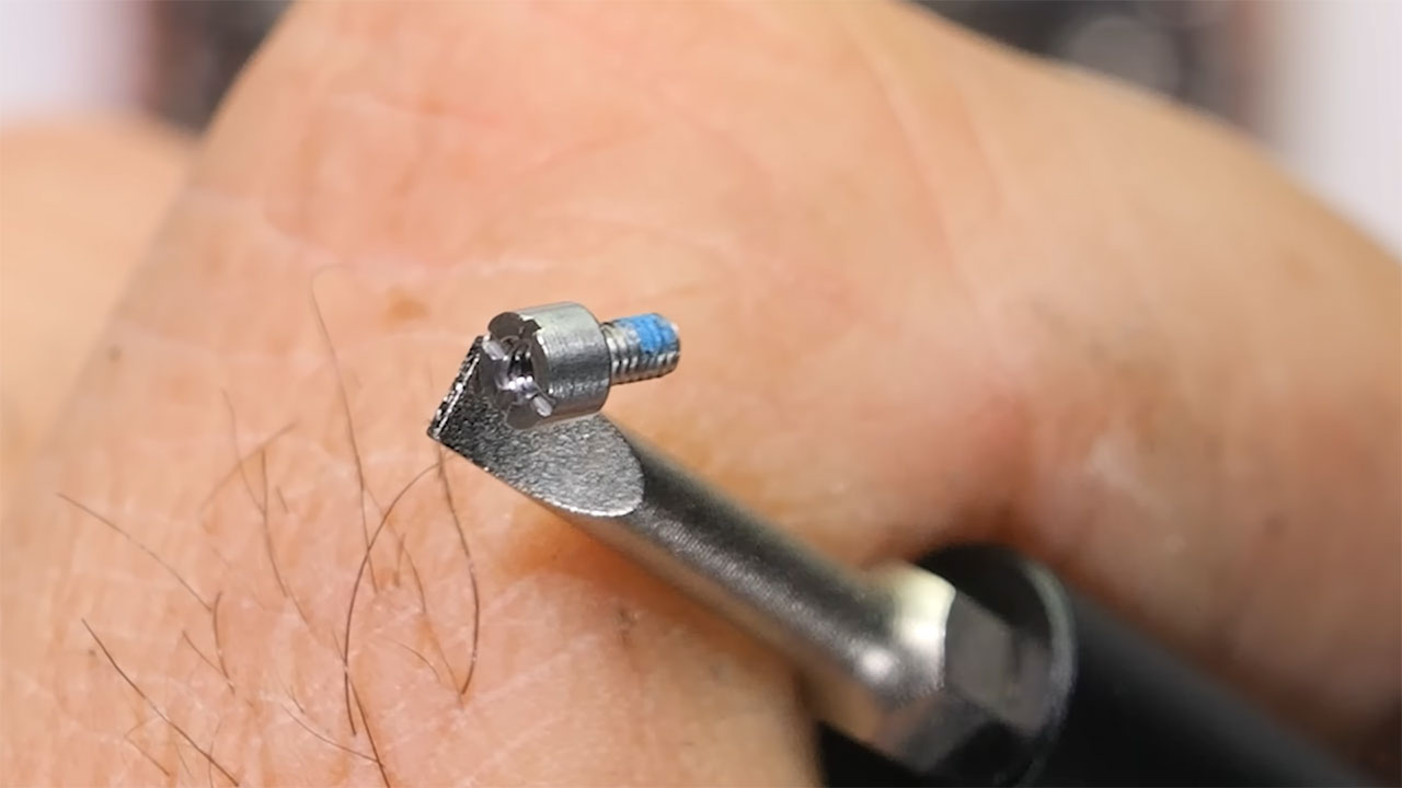 iphone 17 pro teardown 12 کالبدشکافی گوشی iPhone 17 Pro