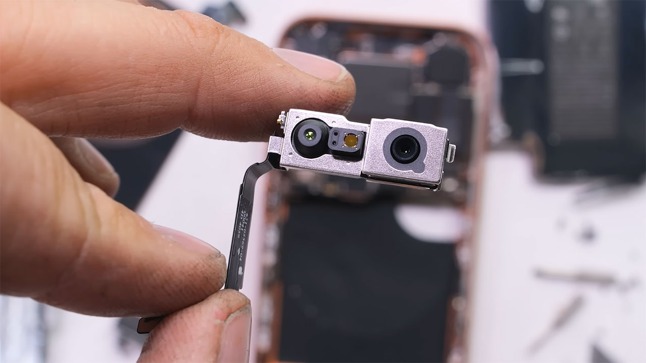 iphone 17 pro teardown 14 کالبدشکافی گوشی iPhone 17 Pro
