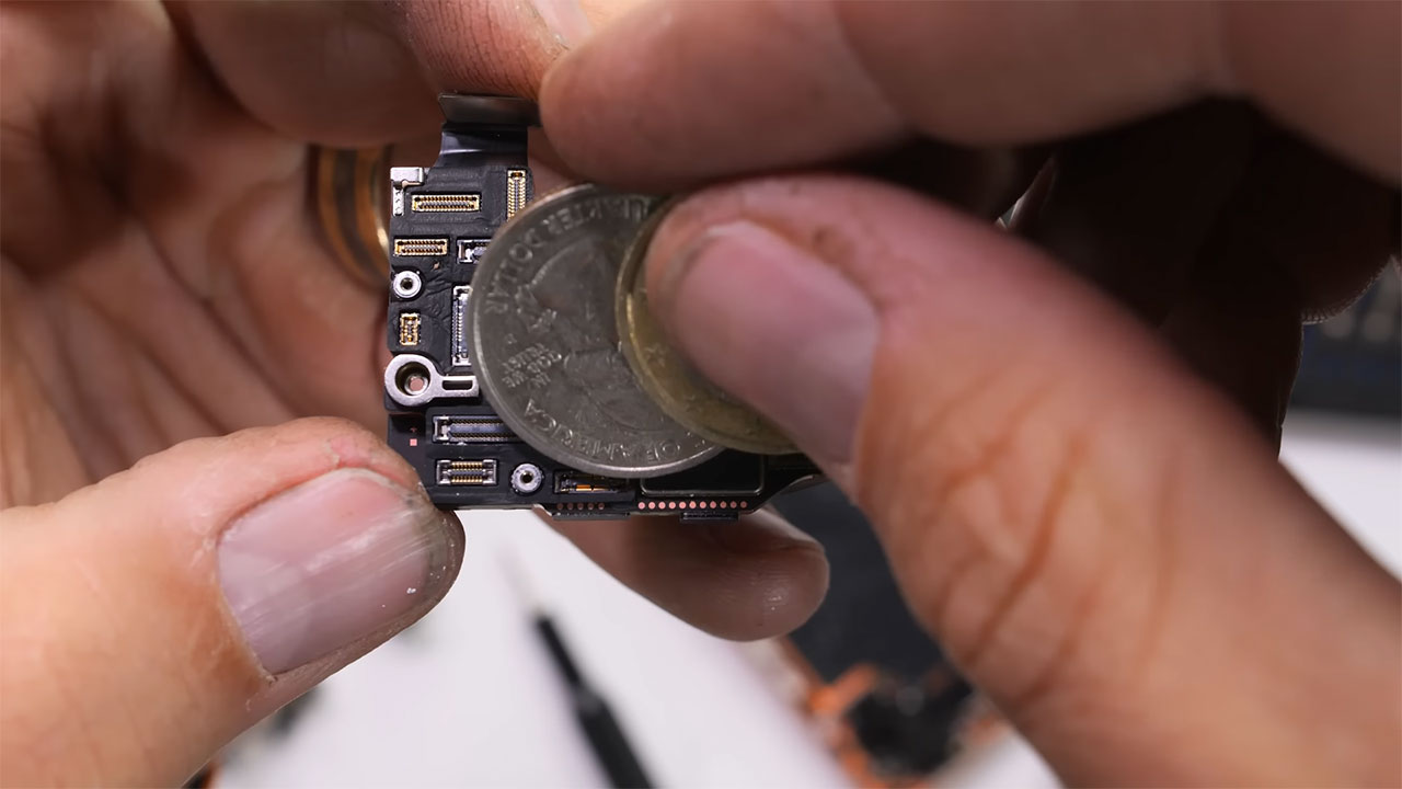 iphone 17 pro teardown 17 کالبدشکافی گوشی iPhone 17 Pro