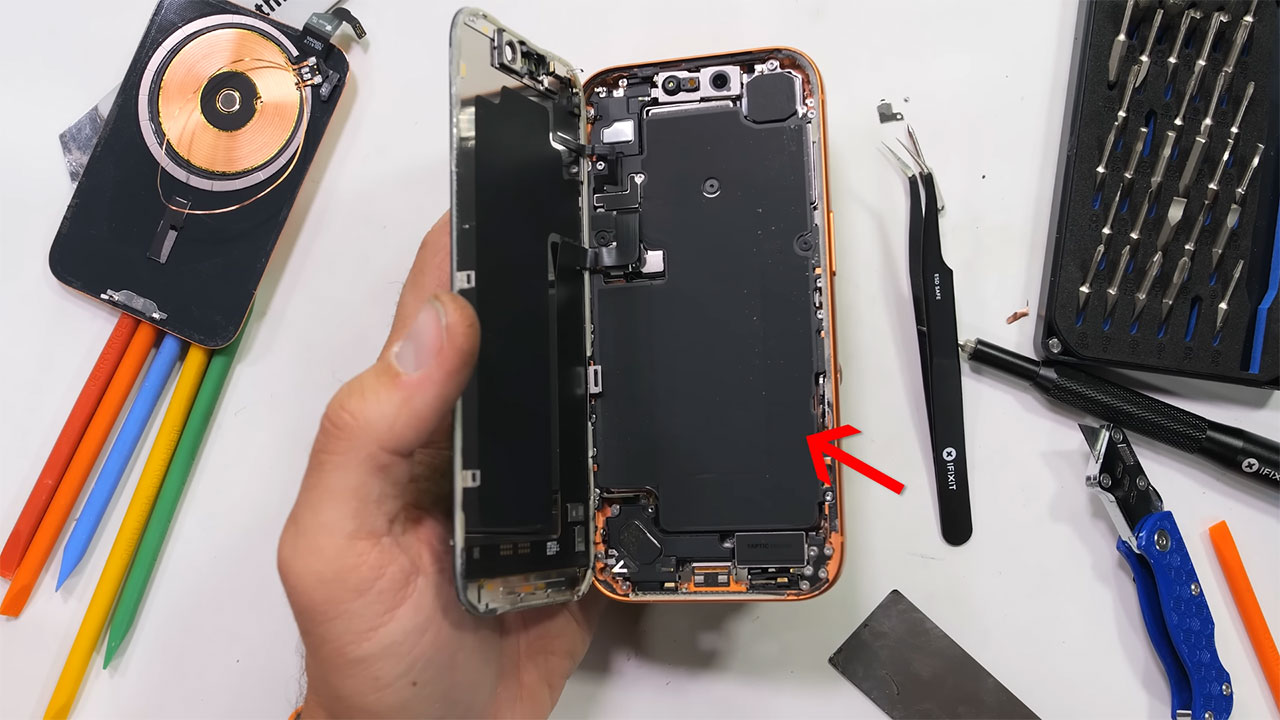 iphone 17 pro teardown 5 کالبدشکافی گوشی iPhone 17 Pro