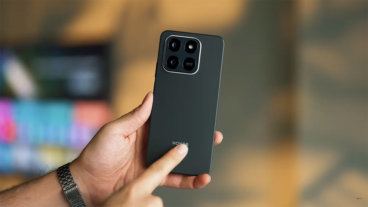 بررسی طراحی گوشی Honor X7d