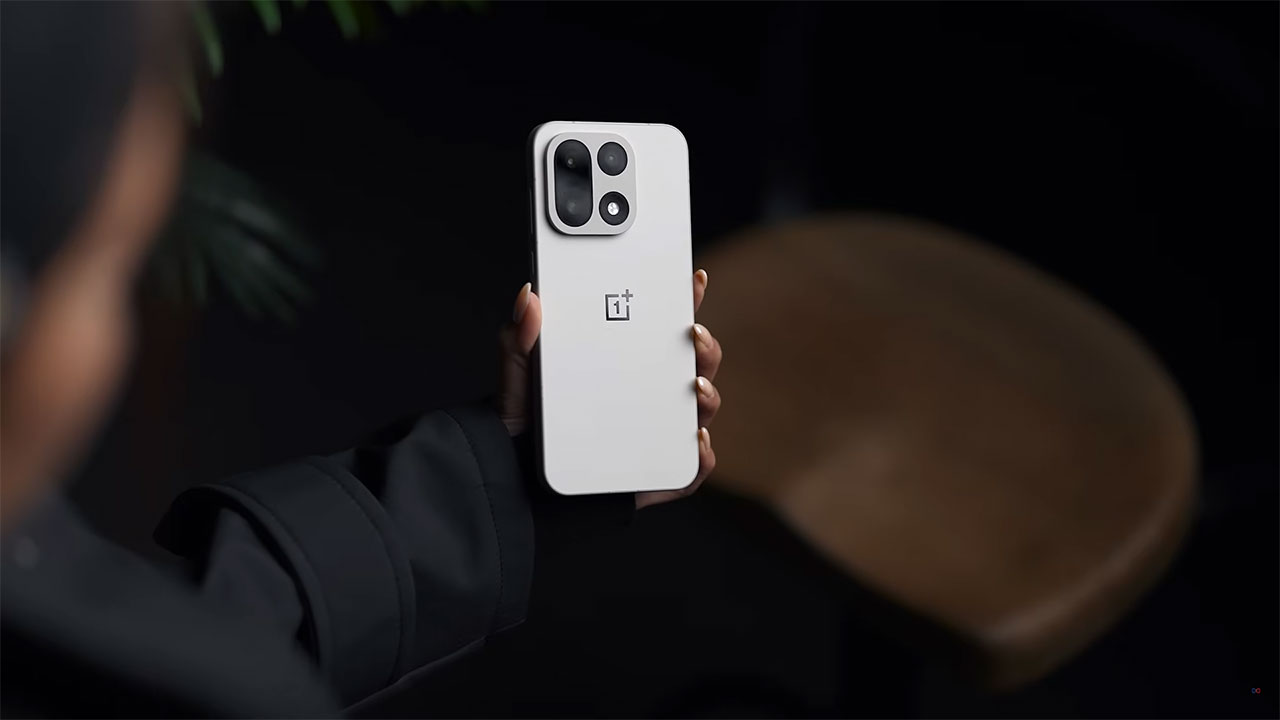 بررسی طراحی گوشی Oneplus 15