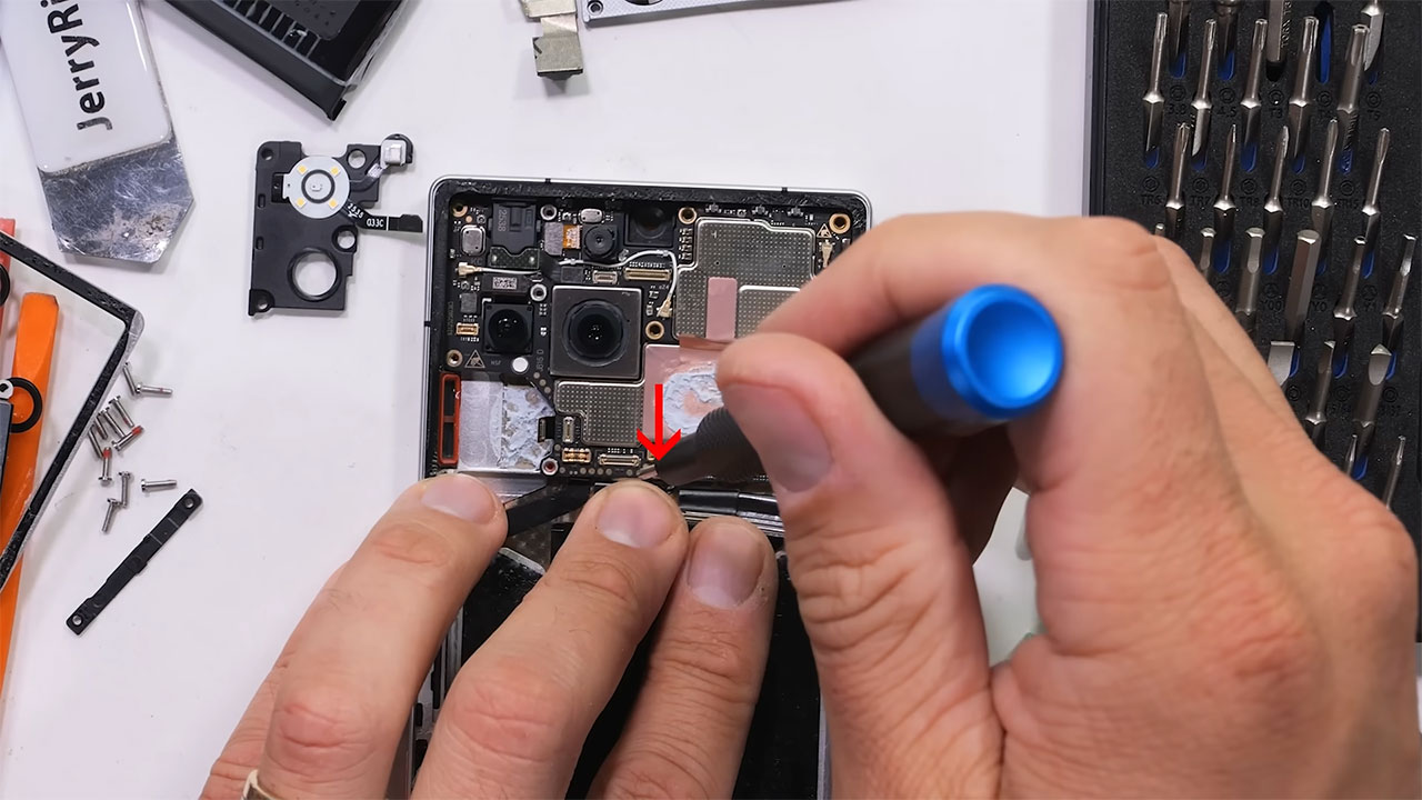 redmagic 11 pro teardown 16 کالبدشکافی گوشی Redmagic 11 Pro