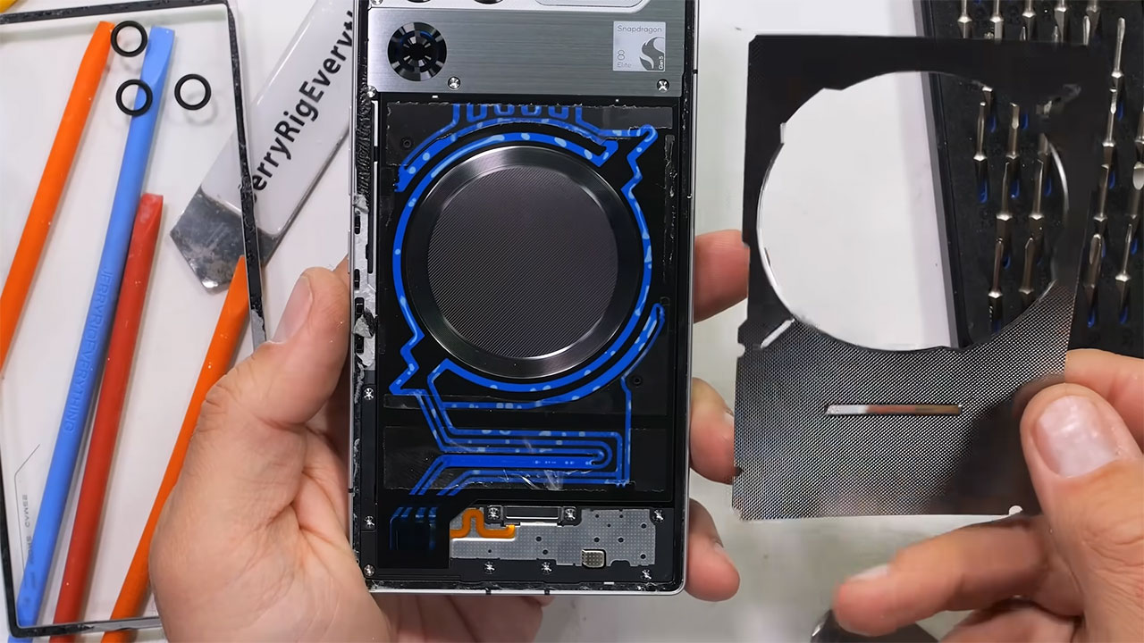 redmagic 11 pro teardown 9 کالبدشکافی گوشی Redmagic 11 Pro