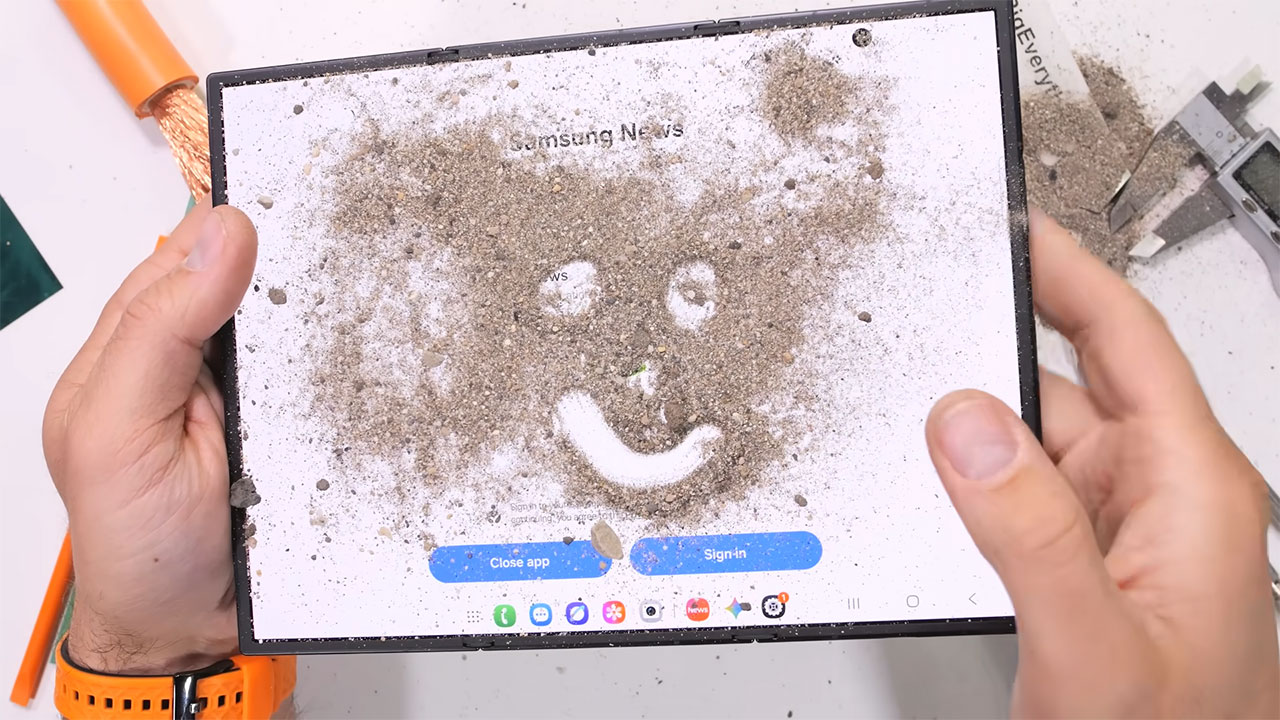 samsung z trifold duribility test 11 تست مقاومت گوشی Samsung Z Trifold