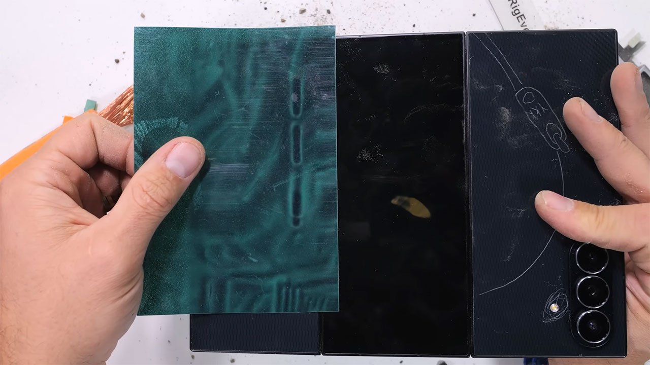 samsung z trifold duribility test 12 تست مقاومت گوشی Samsung Z Trifold