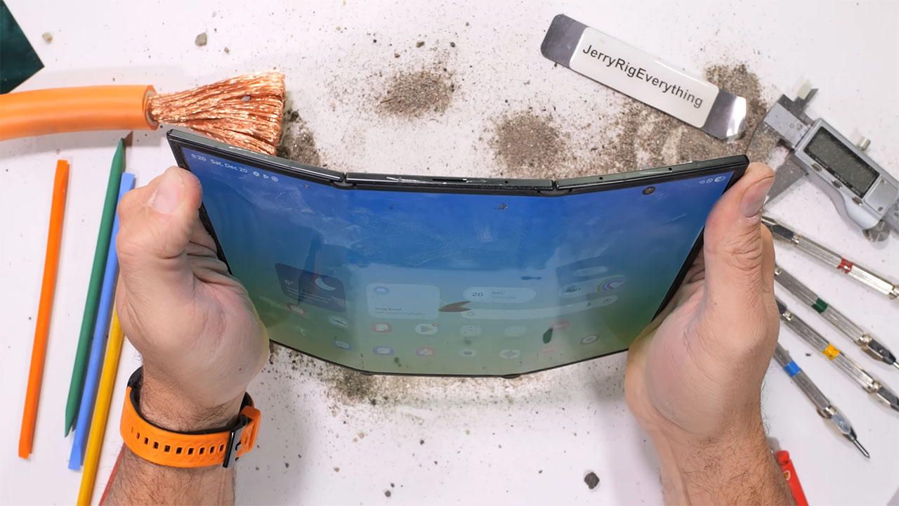 samsung z trifold duribility test 14 تست مقاومت گوشی Samsung Z Trifold