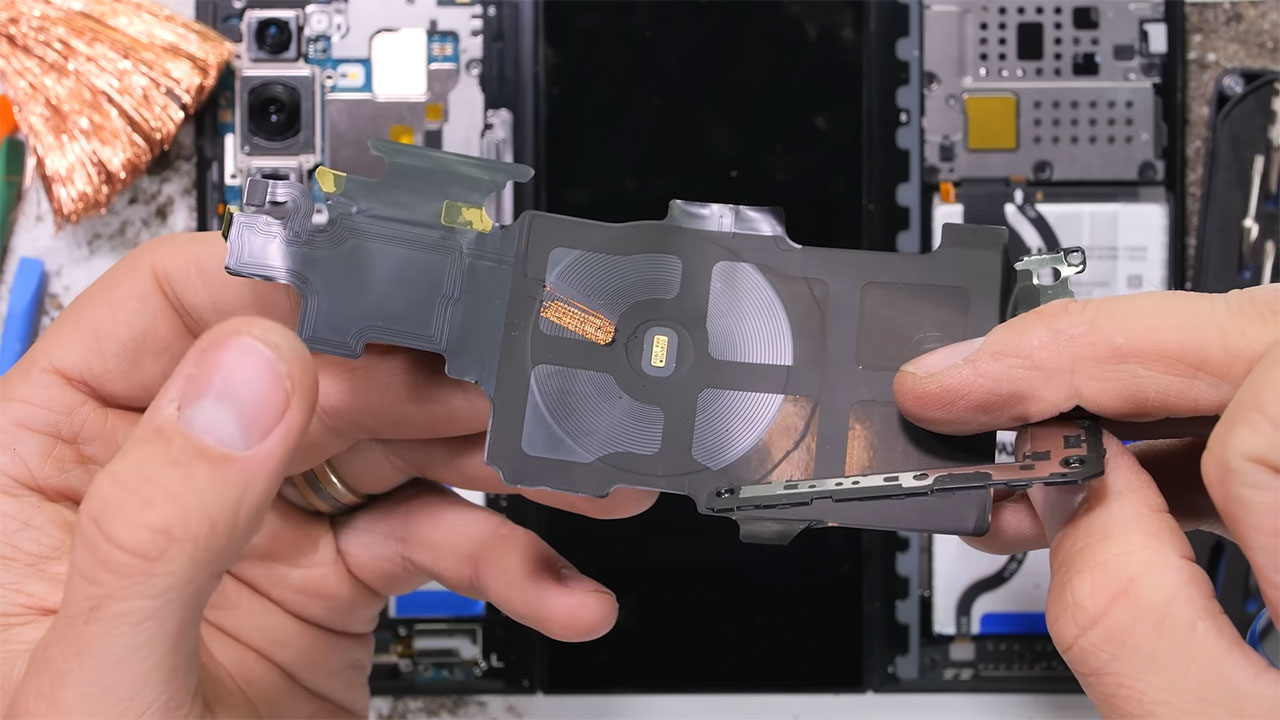 samsung z trifold duribility test 19 تست مقاومت گوشی Samsung Z Trifold