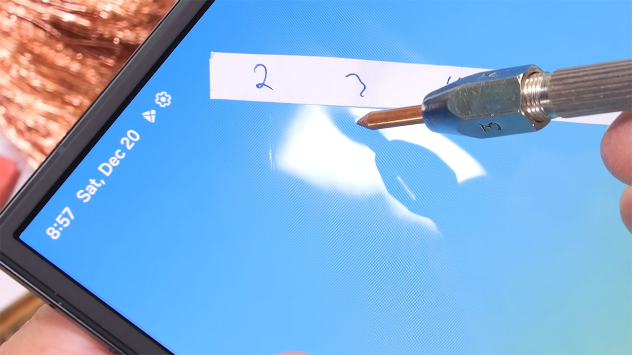 samsung z trifold duribility test 3 تست مقاومت گوشی Samsung Z Trifold