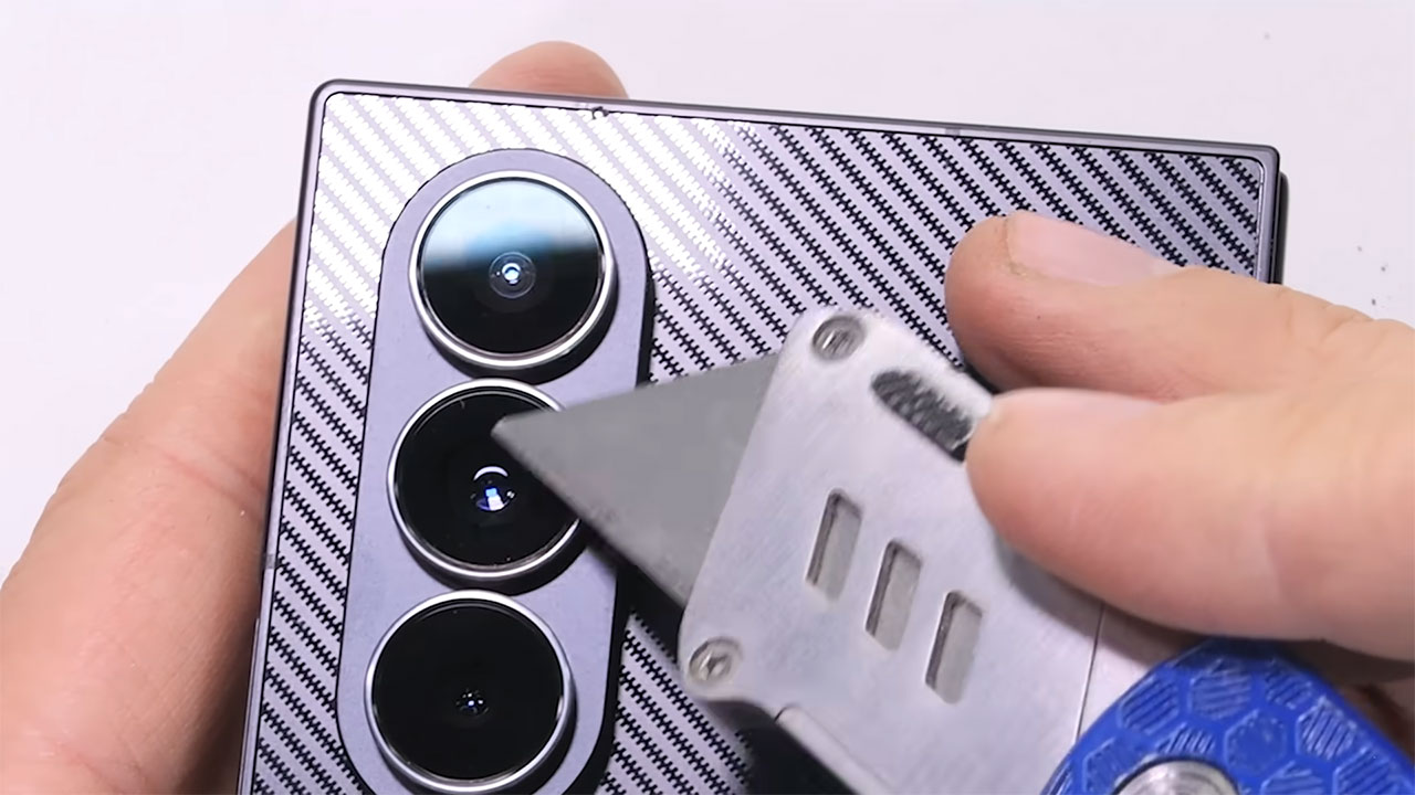 samsung z trifold duribility test 7 تست مقاومت گوشی Samsung Z Trifold